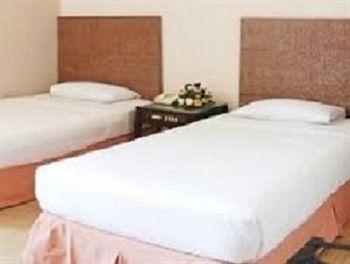 Holiday Hotel Phnom Penh Exterior foto